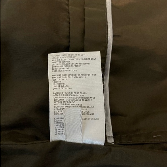 Calvin Klein quilted coat. Size Small - Picture 6 of 7